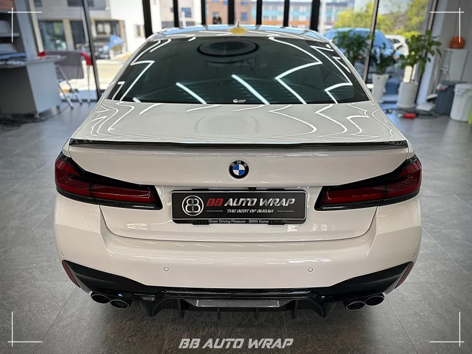 BMW 5 Series G30 カーラッピング事例|費用目安・仕上がり 施工写真 3-1