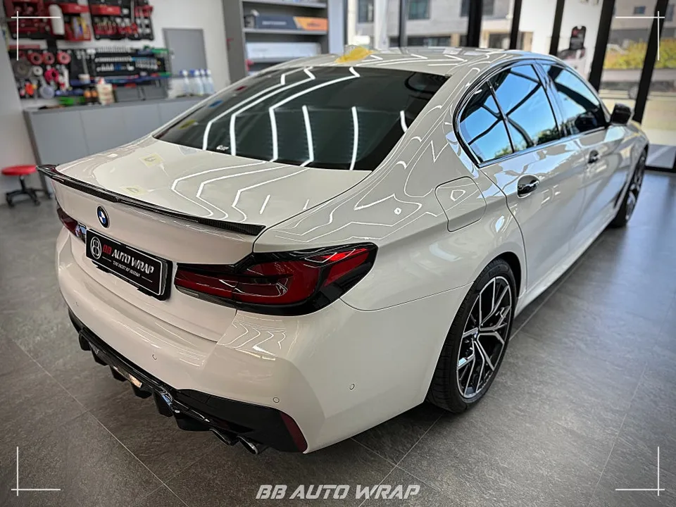 BMW 5 Series G30 カーラッピング事例|費用目安・仕上がり 施工写真 4-1