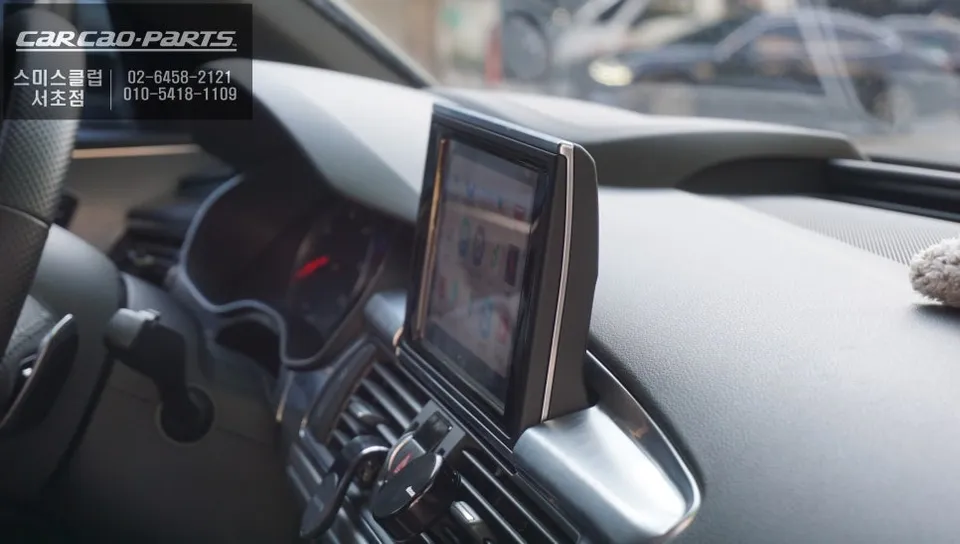 Audi A6のAndroid Auto・CarPlay取付事例 施工写真 3-2