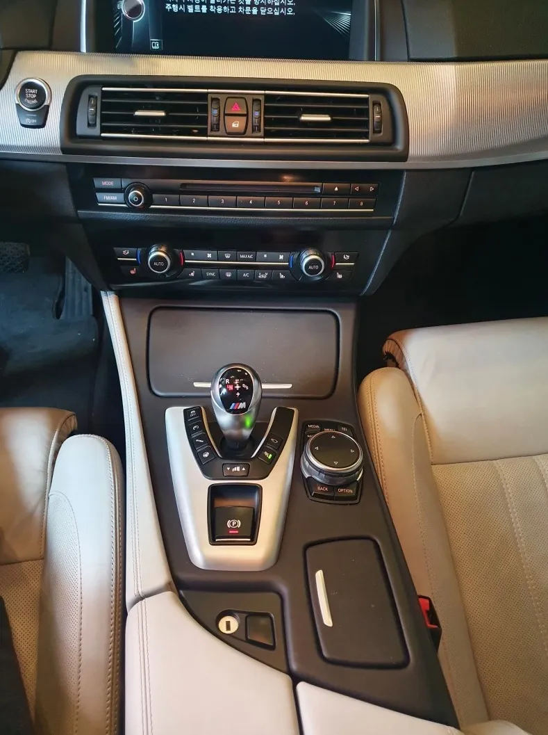 BMW M5 interior customization - BMW M5 Interior Carbon Hydrographics Review — Enhanced Luxury photo 5