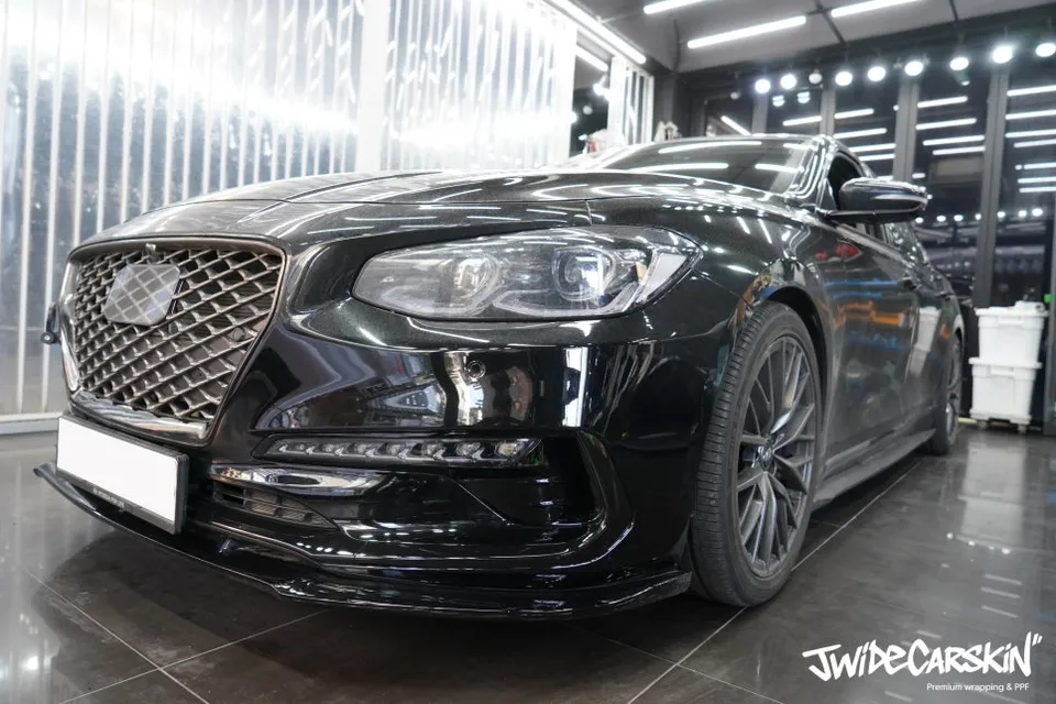 Hyundai Azeraのカーラッピング事例｜費用目安・仕上がり 施工写真 3-1