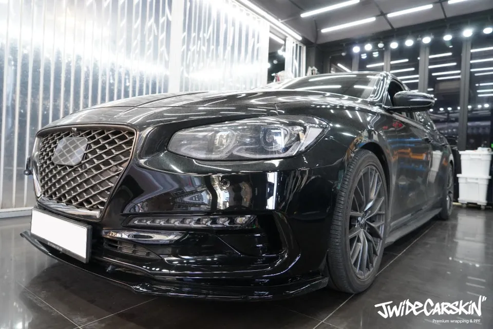 Hyundai Azeraのカーラッピング事例｜費用目安・仕上がり 施工写真 3-3