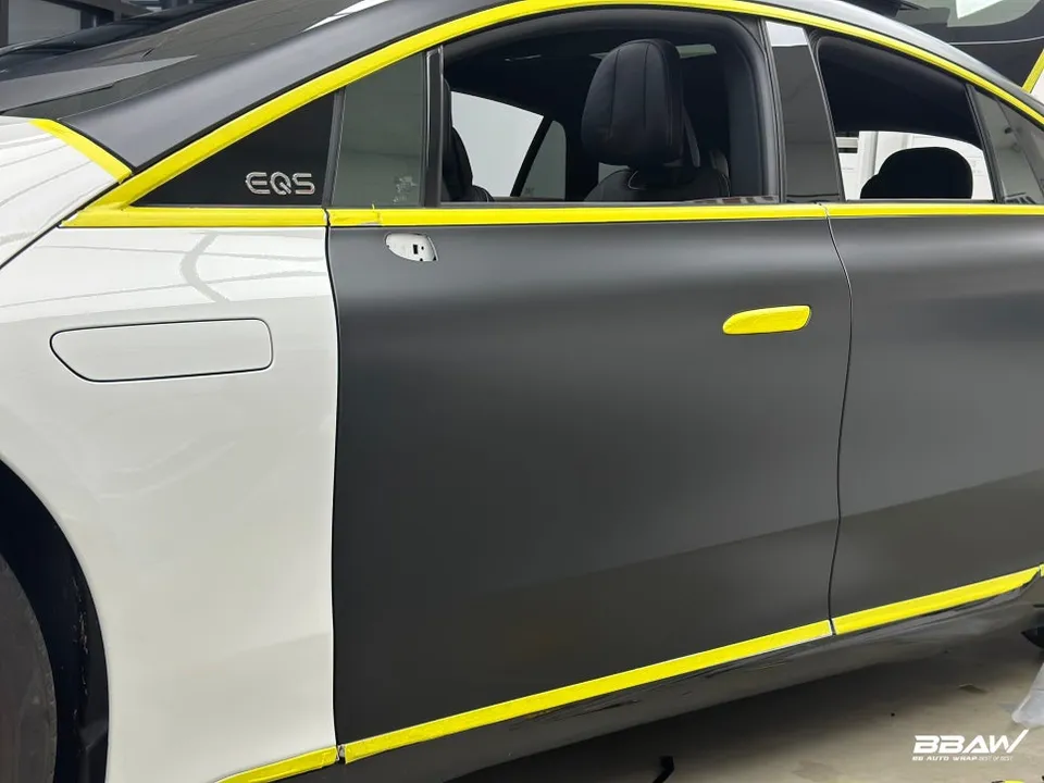 Mercedes-Benz EQS PPF施工事例|マットブラックの高級感 施工写真 2-3