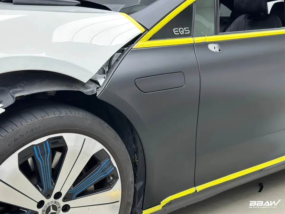 Mercedes-Benz EQS PPF施工事例|マットブラックの高級感 施工写真 3-3