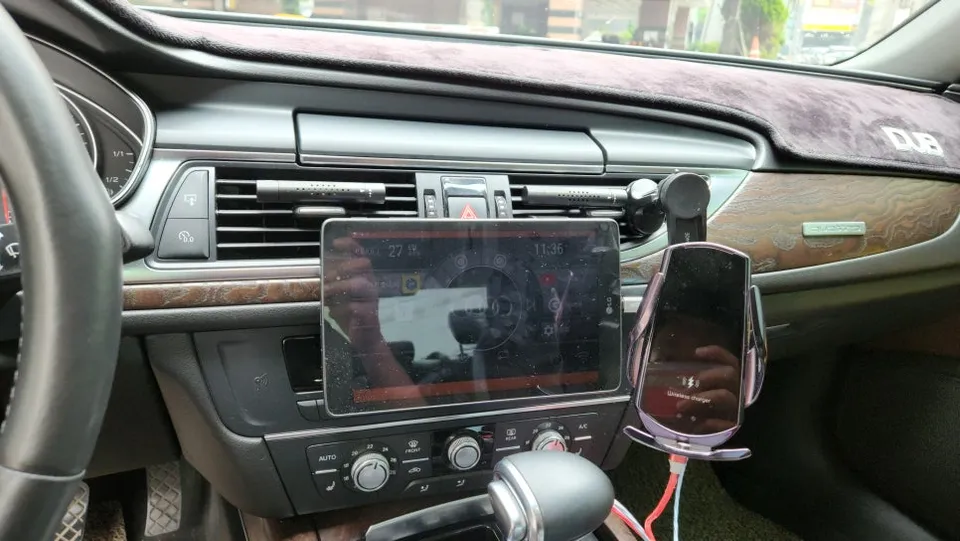 Audi A6 C7のカーラッピング事例｜費用目安・仕上がり 写真