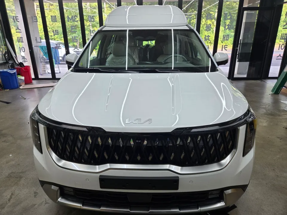 Kia Carnival PPF施工事例|韓国での実例と費用目安 施工写真 1-2