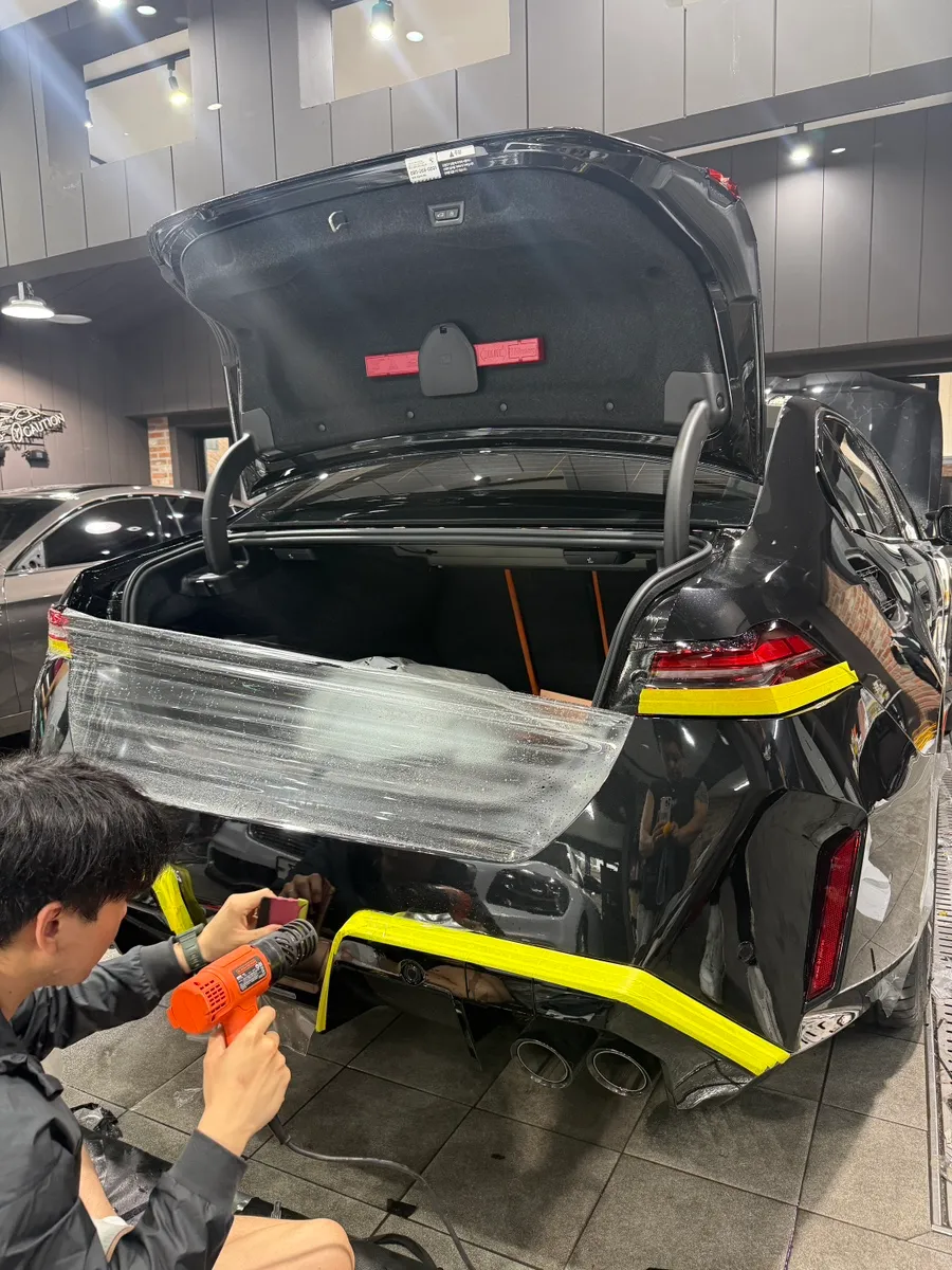 BMW M5のPPF施工事例|費用目安と仕上がり 施工写真 1-2