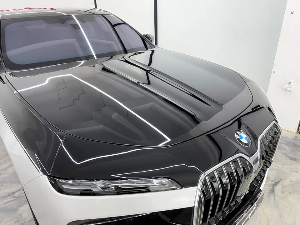 BMW 7 Series G70 デュオトーンラッピング事例|費用目安・仕上がり 施工写真 3-2