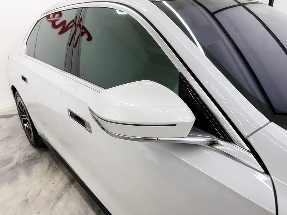 BMW 7 Series G70 デュオトーンラッピング事例|費用目安・仕上がり 施工写真 1-3