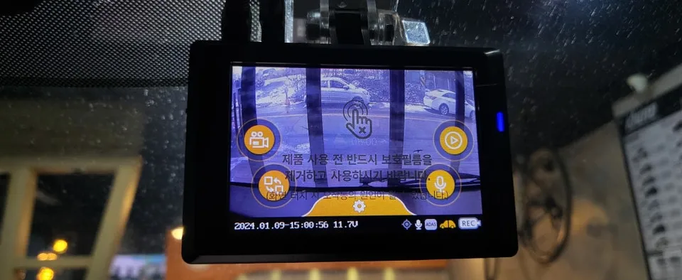 Hyundai Santa Feのドラレコ取付事例|費用目安・仕上がり 施工写真 3-2