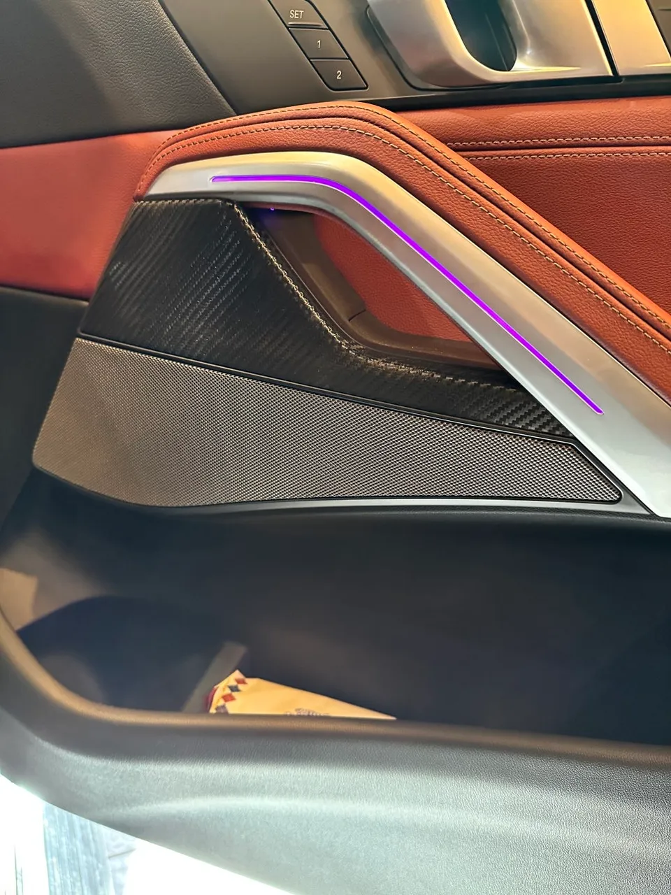 BMW X6 ambient lighting - BMW X6 Ambient Lighting Upgrade Review photo 3