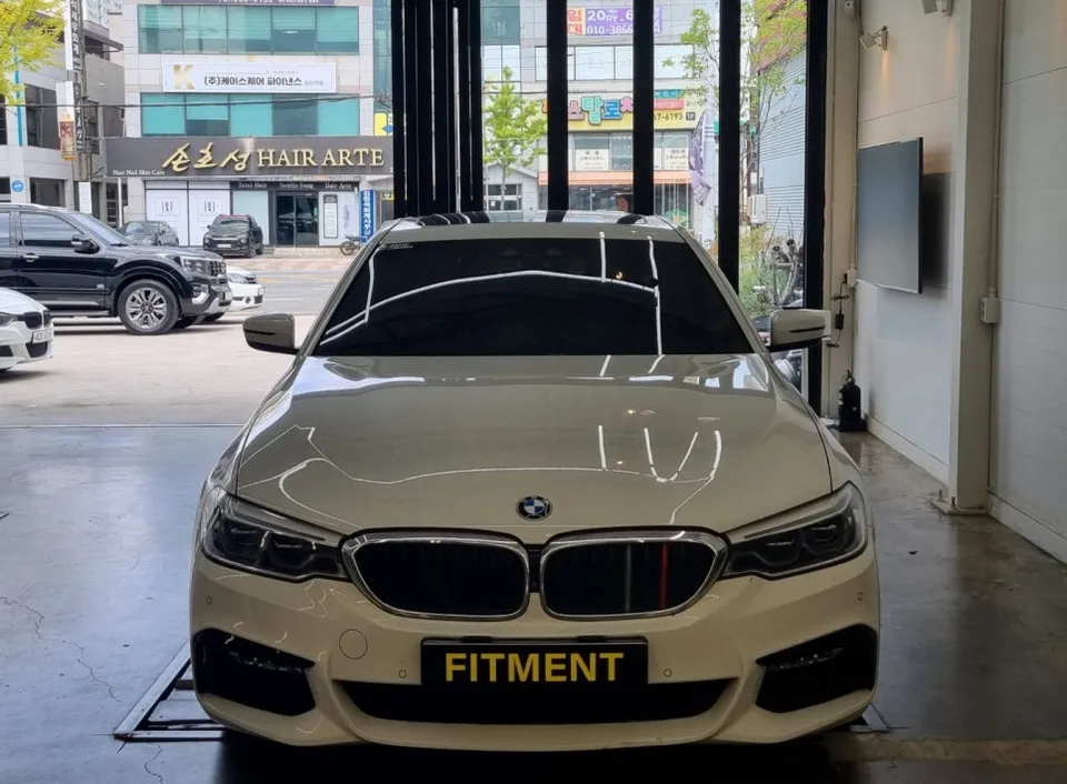 BMW 5 Series G30 body kit installation result