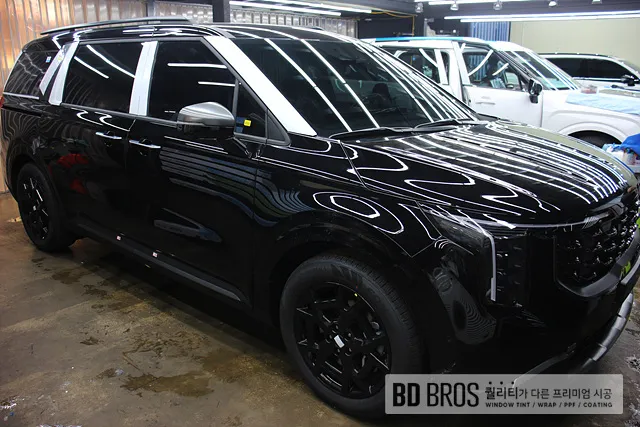 Kia Carnival window tinting installation result