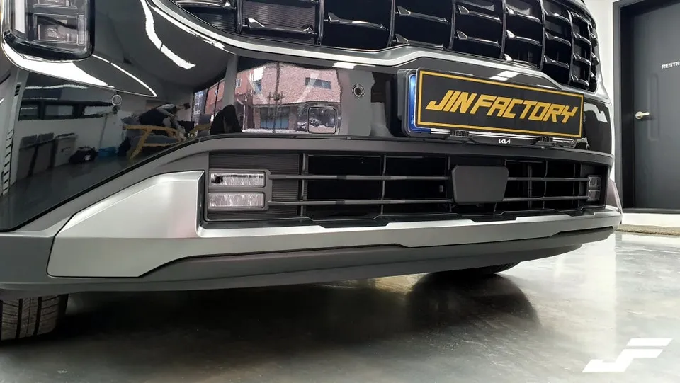 Kia Carnival 4th Gen vinyl wrap - Kia Carnival 4th Gen Vinyl Wrap Review: Cost & Results photo 4