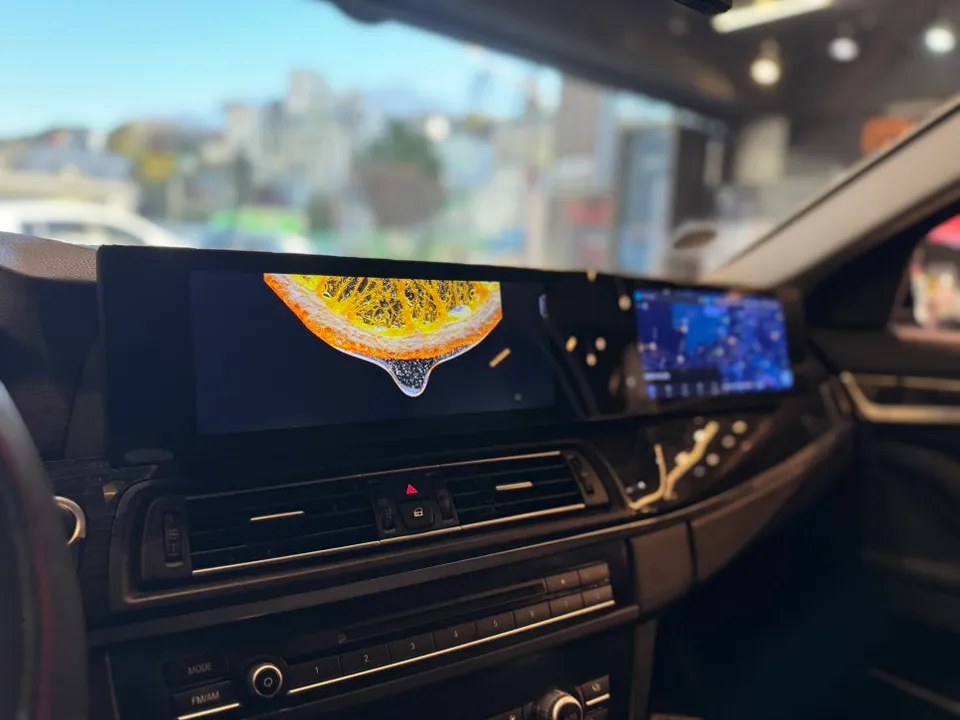 BMW 5 Series F10のAndroid Auto・CarPlay取付事例 施工写真 6