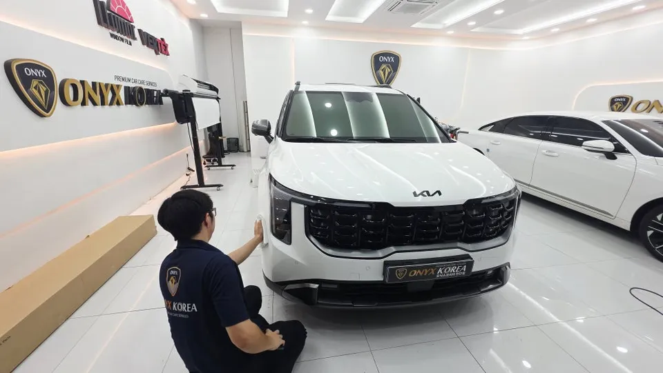Kia Carnivalのガラスコーティング事例|韓国での施工費用目安 施工写真 2-1