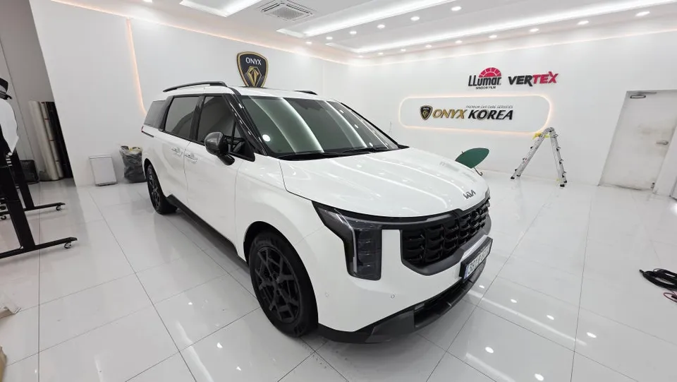 Kia Carnivalのガラスコーティング事例|韓国での施工費用目安 施工写真 1-3