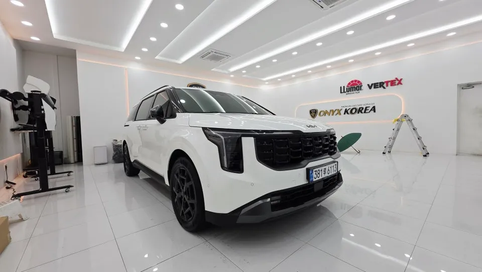 Kia Carnivalのガラスコーティング事例|韓国での施工費用目安 施工写真 2-3