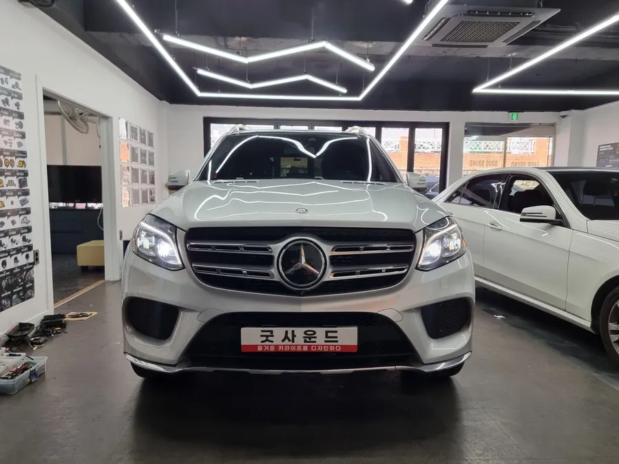 Mercedes-Benz GLSのAndroid Auto・CarPlay取付事例 写真