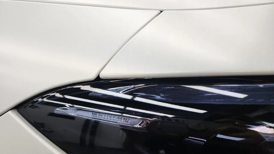 Mercedes-Benz CLA 250のカーラッピング事例|3Mフィルムで高級感UP 施工写真 2-3