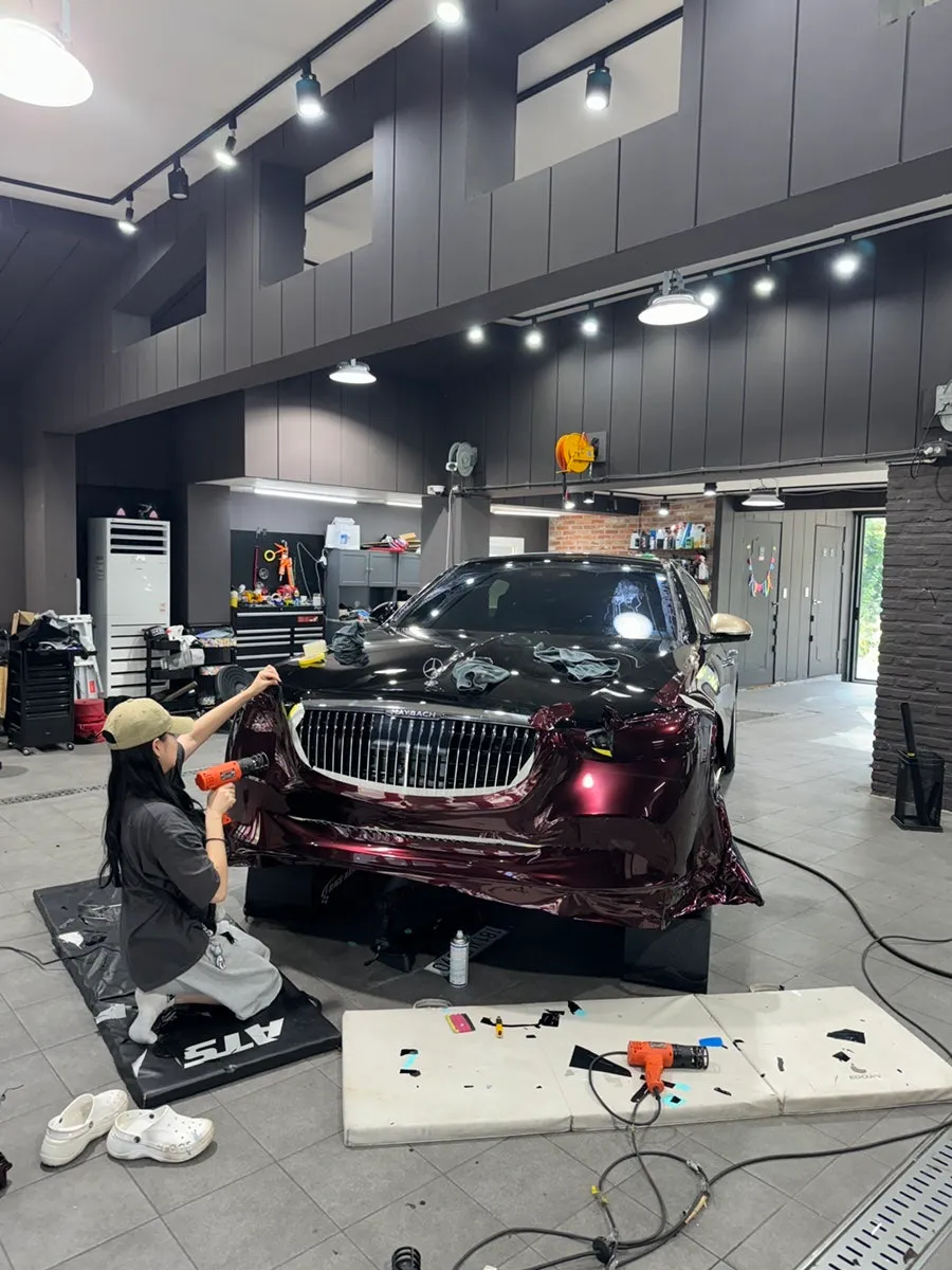 Mercedes-Benz S-Class Maybachのカーラッピング事例 施工写真 2-2