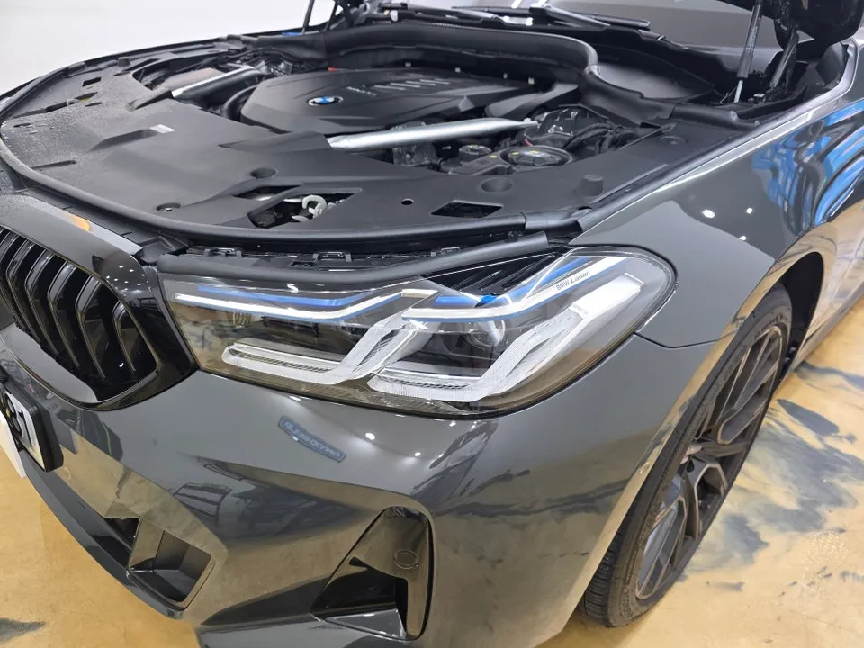 BMW 6 Series GTのPPF施工事例|ライト・トランク保護 施工写真 4-1