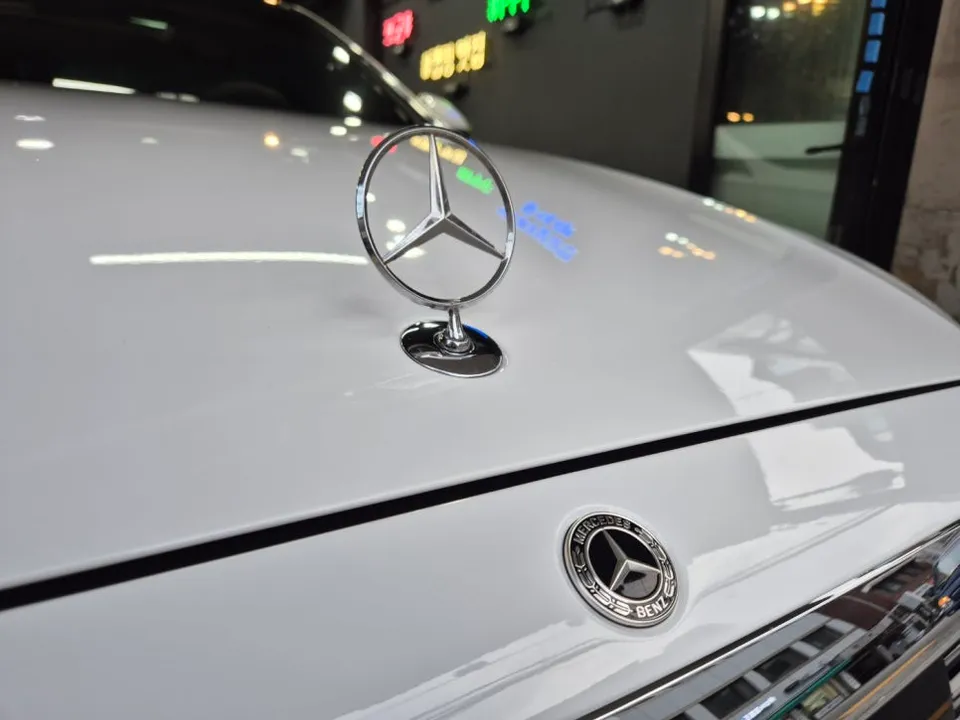 メルセデス・ベンツ S580のカーラッピング事例|費用目安・仕上がり 施工写真 1-2