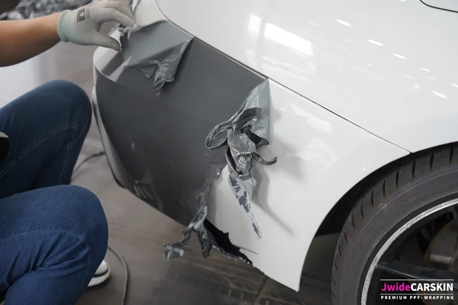 BMW 3 Series vinyl wrap - BMW 3 Series Gloss Dark Grey Vinyl Wrap Review photo 4