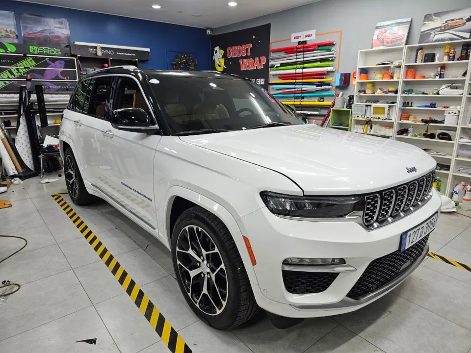 Jeep Grand Cherokeeのカーラッピング事例｜費用目安・仕上がり 施工写真 3-3