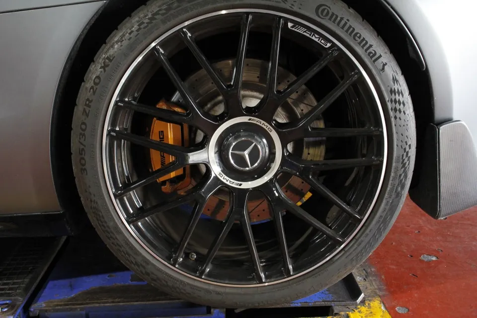 Mercedes-Benz AMG GT wheel repair - Mercedes-Benz AMG GT Wheel Repair & Painting Review photo 7