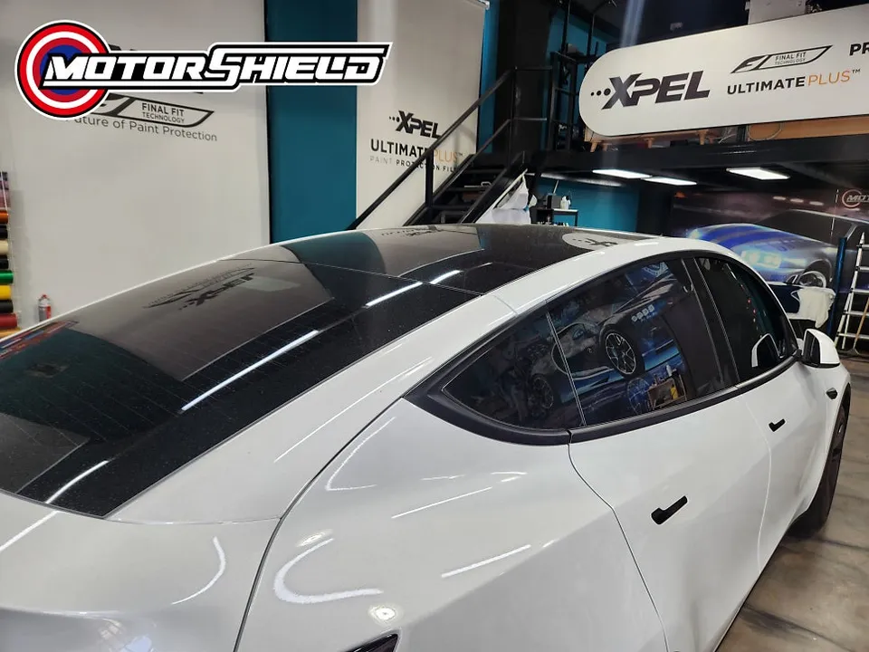 Tesla Model Yのカーラッピング事例|費用目安・仕上がり 施工写真 3-2