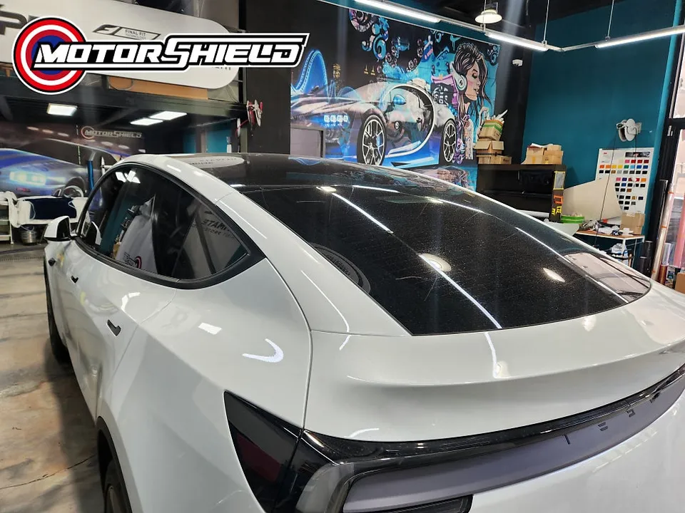 Tesla Model Yのカーラッピング事例|費用目安・仕上がり 施工写真 2-3
