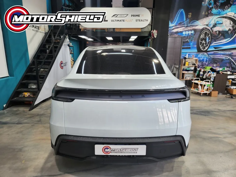 Tesla Model Yのカーラッピング事例|費用目安・仕上がり 施工写真 3-3