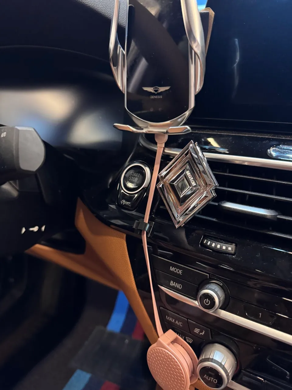 BMW 5 Series G30 android head unit - BMW 5 Series G30 CarPlay Retrofit Review photo 3