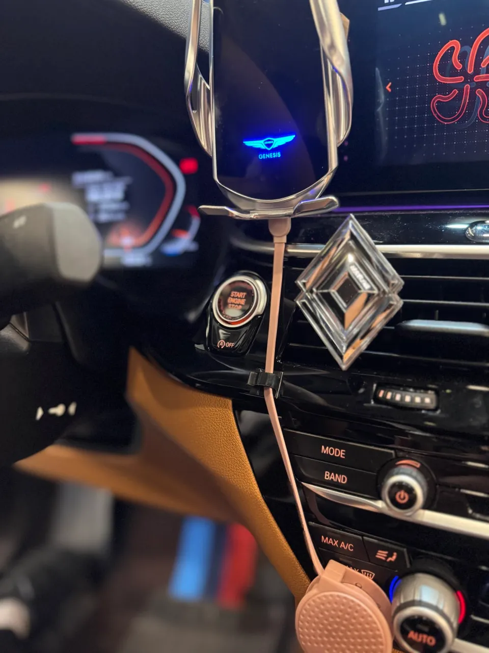 BMW 5 Series G30 android head unit - BMW 5 Series G30 CarPlay Retrofit Review photo 5
