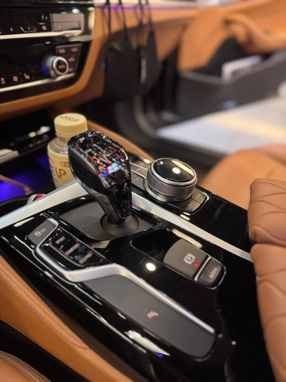 BMW 5 Series G30のAndroid Auto・CarPlay取付事例 施工写真 1-2