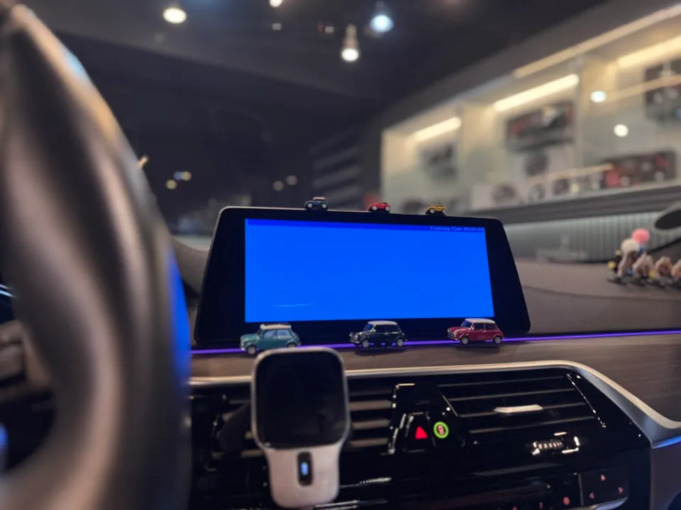 BMW 5 Series G30のAndroid Auto・CarPlay取付事例 施工写真 3-2