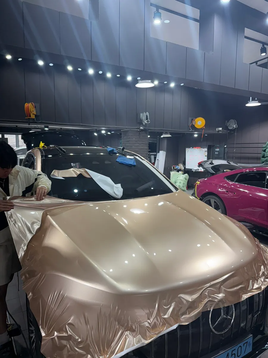 Mercedes-Benz EQSのカーラッピング事例|費用目安・仕上がり 施工写真 1-2