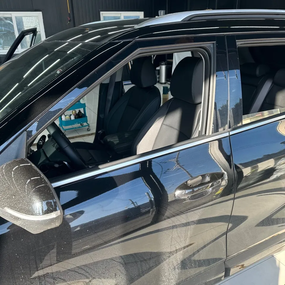 Kia All New Sorento vinyl wrap - Kia All New Sorento Chrome Delete Wrap Review photo 3
