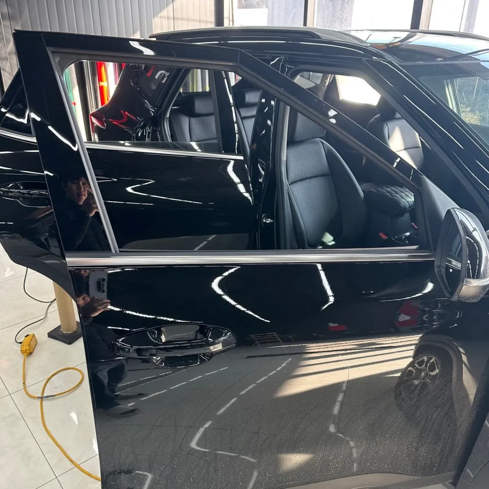 Kia All New Sorento vinyl wrap - Kia All New Sorento Chrome Delete Wrap Review photo 4