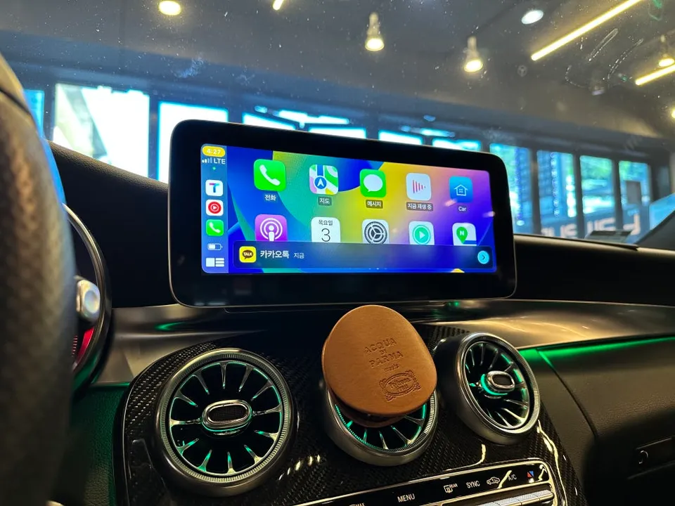 Mercedes-Benz C200 android head unit - Mercedes-Benz C200 Android Head Unit Review: CarPlay Upgrade photo 4