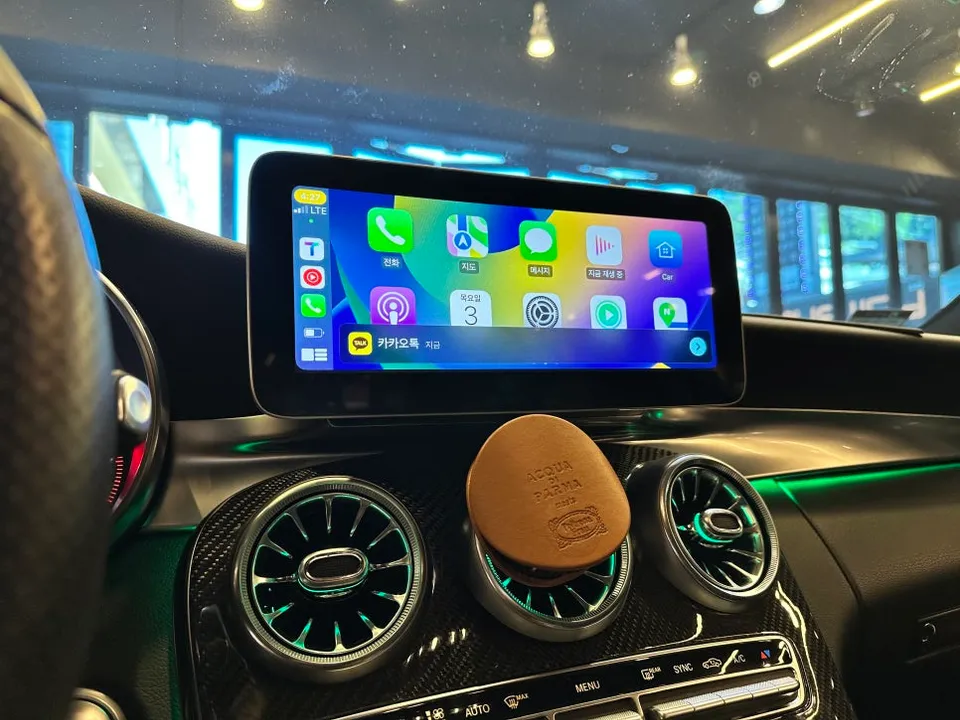 Mercedes-Benz C200のAndroid Auto・CarPlay取付事例 施工写真 4-1