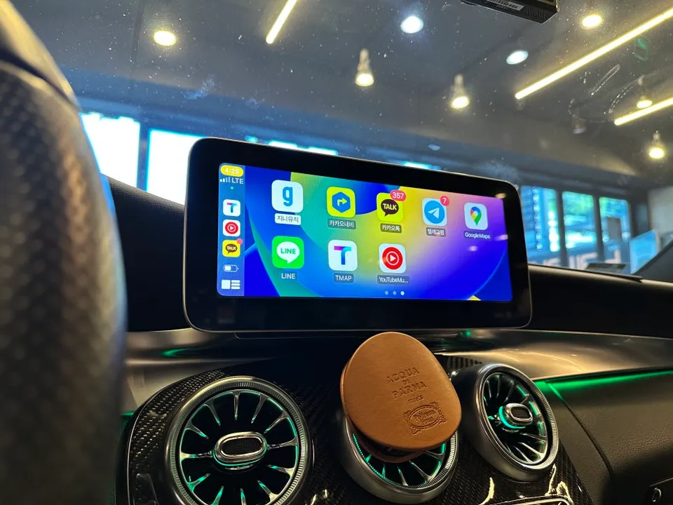 Mercedes-Benz C200のAndroid Auto・CarPlay取付事例 施工写真 3-2