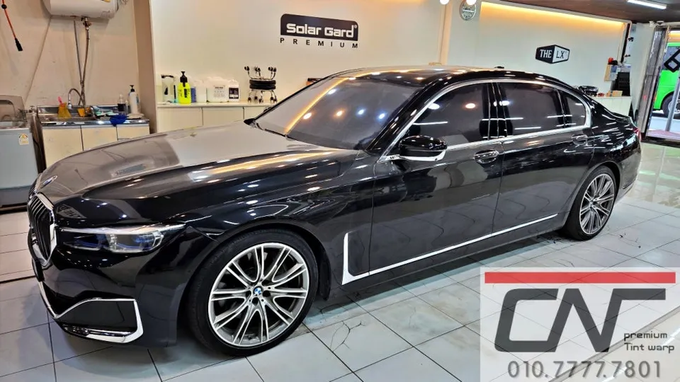 BMW 7 Seriesのガラスコーティング事例|費用目安・仕上がり 施工写真 2-3