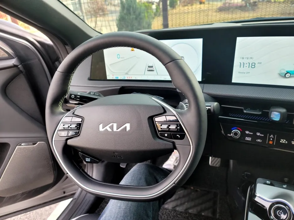 Kia EV6 steering wheel - Kia EV6 Steering Wheel Customization Review — Enhanced Grip photo 3