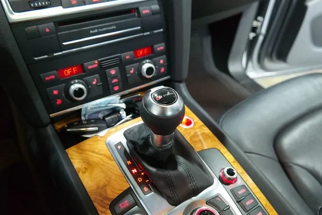 Audi Q7 steering wheel - Audi Q7 Custom Steering Wheel Upgrade Review photo 5