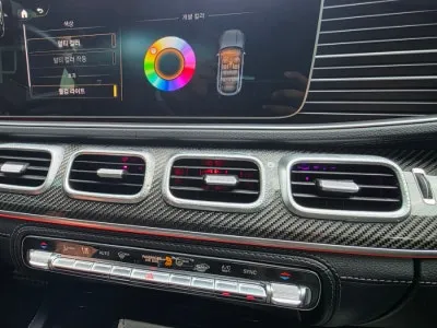 Mercedes-Benz GLE53 AMG ambient lighting - Mercedes-Benz GLE53 AMG Ambient Lighting Review — Before/After photo 4