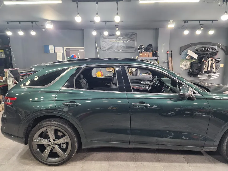 Genesis GV70 vinyl wrap - Genesis GV70 Chrome Delete Vinyl Wrap Review photo 3