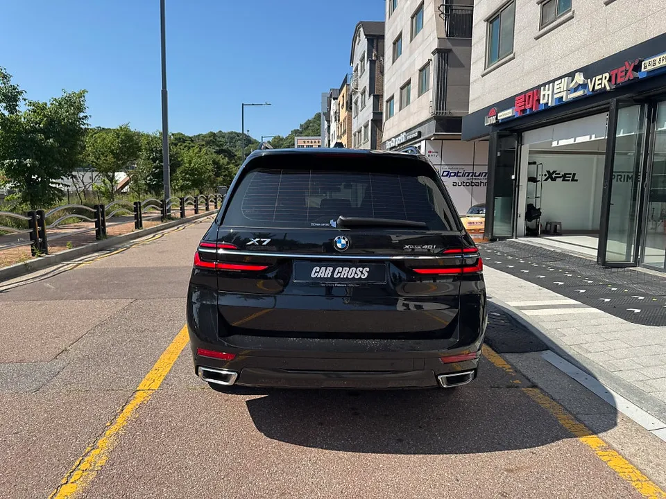 BMW X7のカーラッピング事例｜費用目安・仕上がり 施工写真 3-1