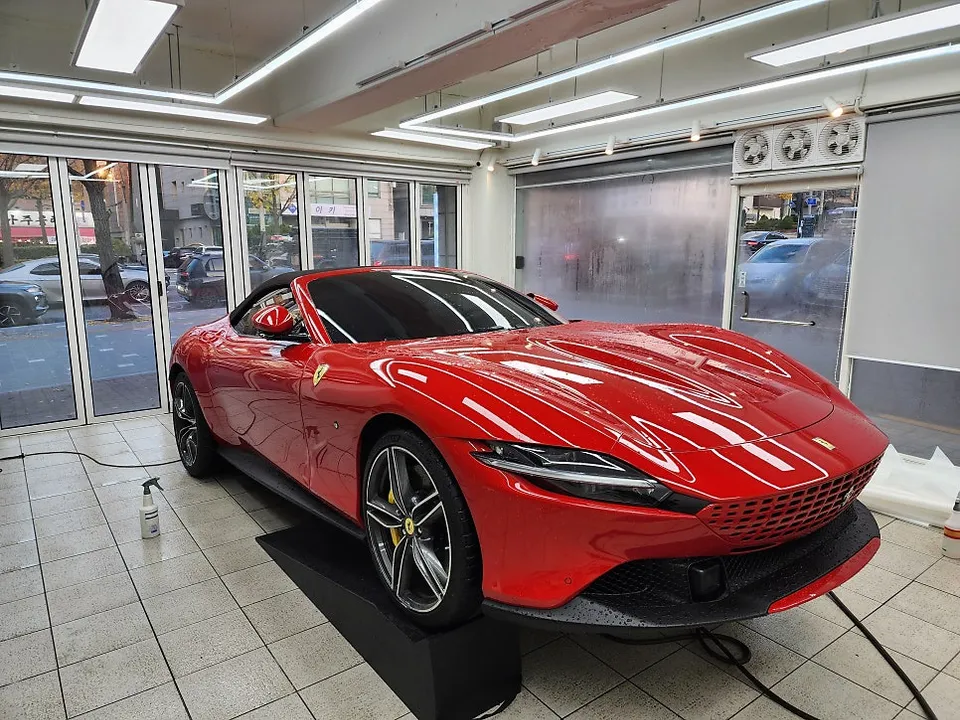 Ferrari RomaのPPF施工事例|費用目安と仕上がり 施工写真 1-2